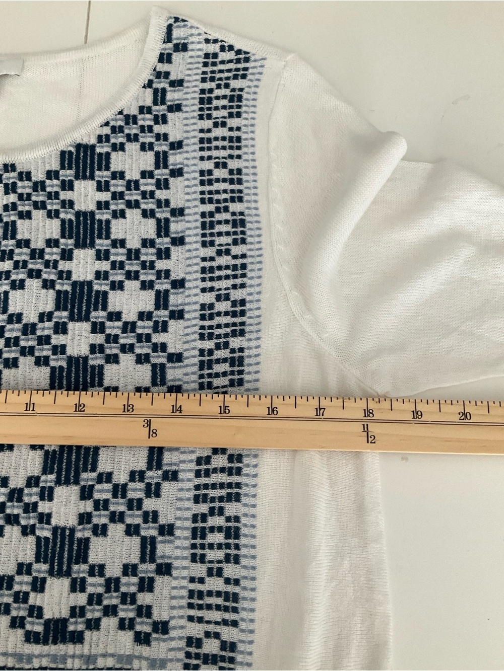 NEW J. Jill Small White Linen blend Tunic with Navy Geometric Front - Picture 4 of 8